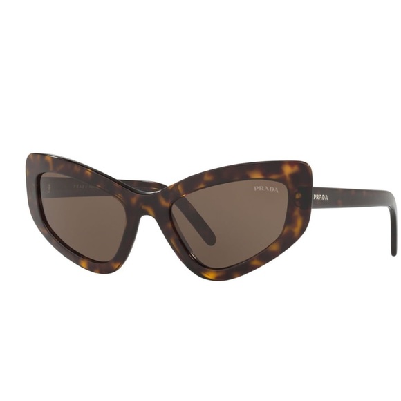 Prada sunglasses 🤍